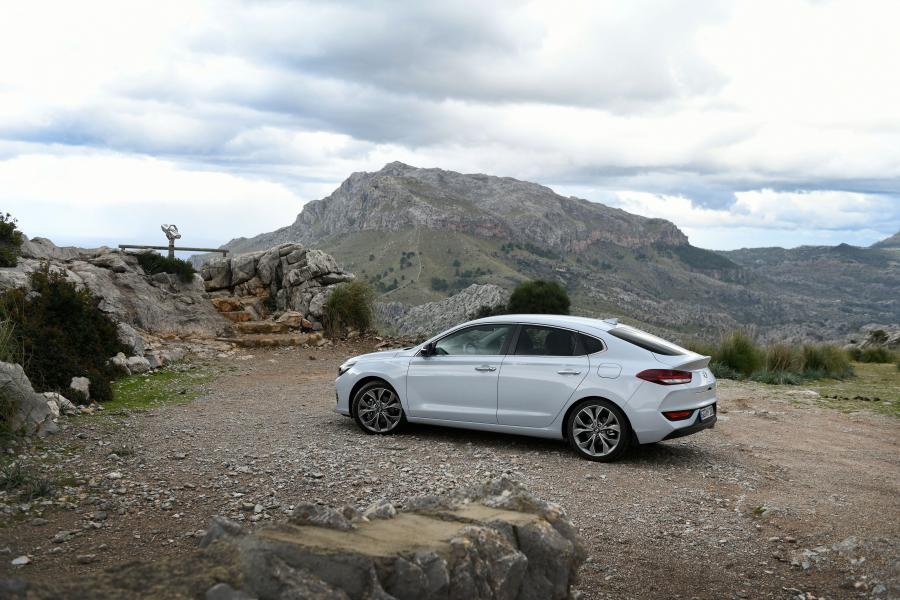  Hyundai i30 Fastback (PD) 2017 года  (WW) (фото 38 из 51)